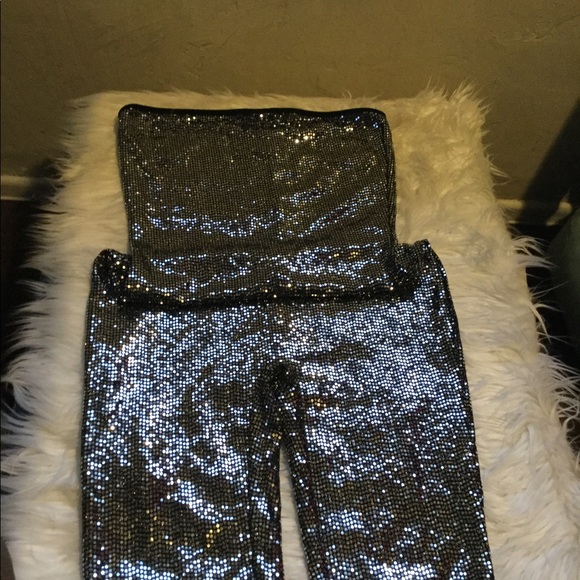 Shiny Jumpsuit - Picture 4 of 5